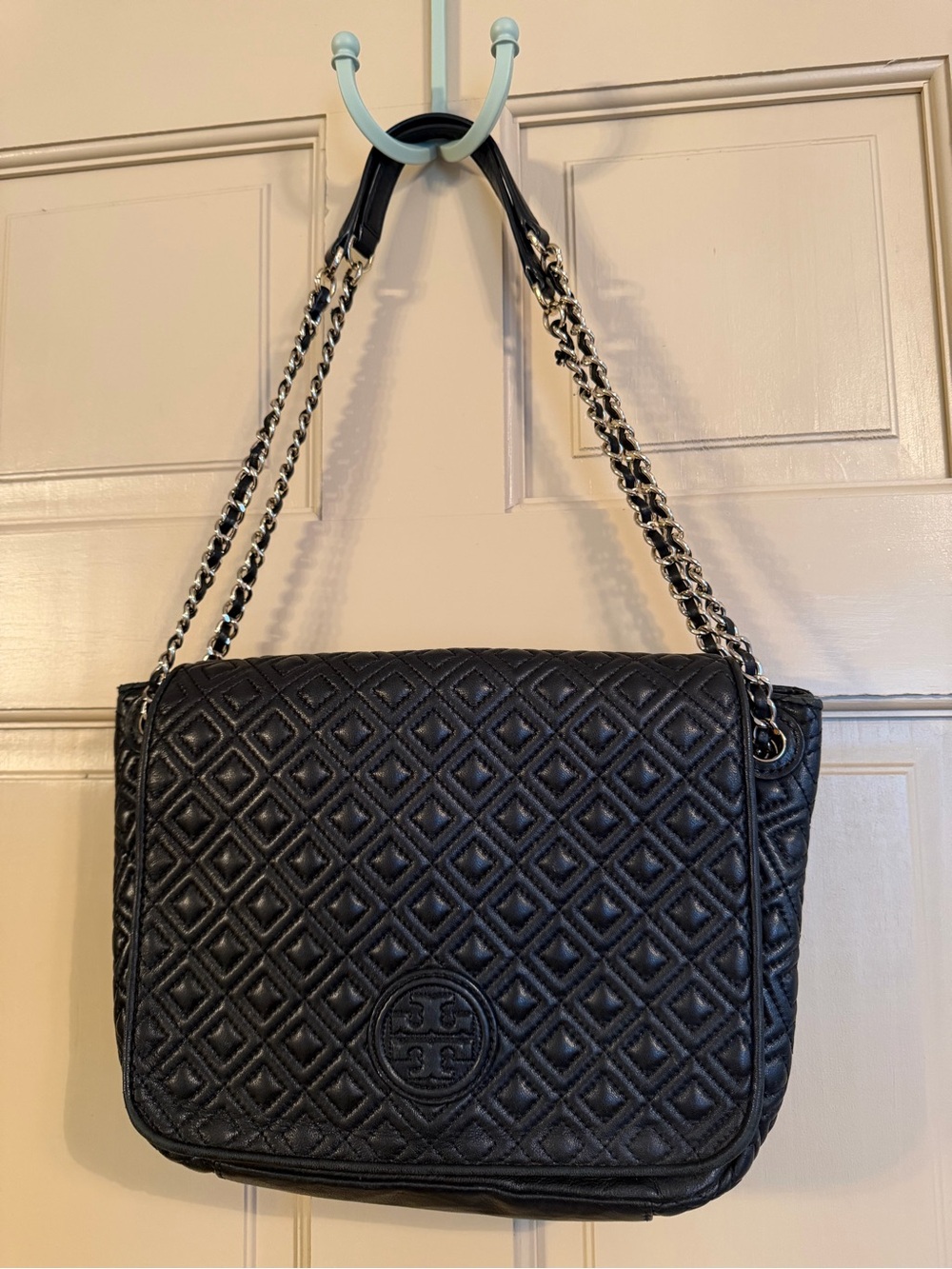 Tory Burch Black Quilted Chain-Handle Shoulder Bag with Logo Medallion